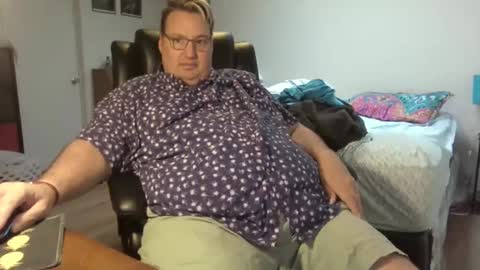 Snapshot of nolanvalenciax chatting on 02-19-26, 06:48 Nolan online show from 02-19-26, 06:48