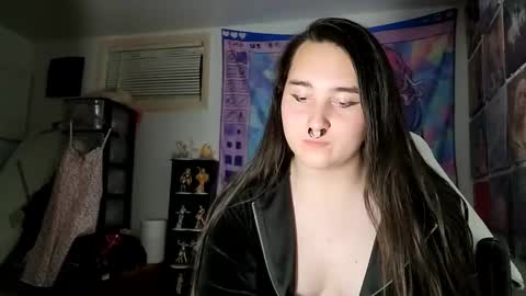 nonbinarybeauty20 online show from 01-04-25, 03:17