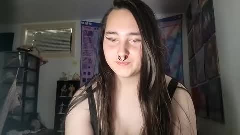 nonbinarybeauty20 online show from 02-23-25, 08:11