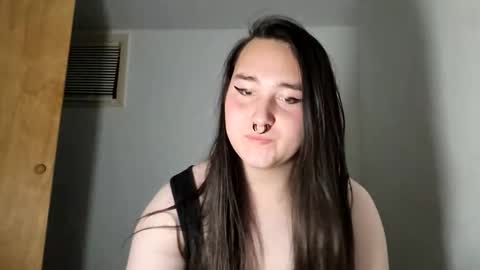 nonbinarybeauty20 online show from 10-31-25, 10:05