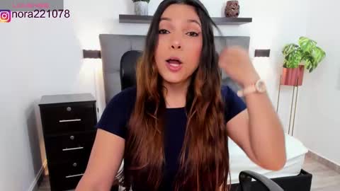 Snapshot of nora22xx chatting on 12-21-24, 08:28 Nora online show from 12-21-24, 08:28