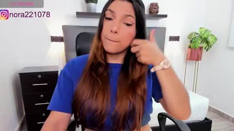 Snapshot of nora22xx chatting on 12-22-24, 02:39 Nora online show from 12-22-24, 02:39