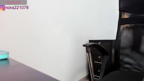 Snapshot of nora22xx chatting on 01-07-25, 05:43 Nora online show from 01-07-25, 05:43