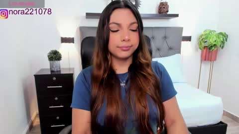 Snapshot of nora22xx chatting on 01-24-25, 11:02 Nora online show from 01-24-25, 11:02