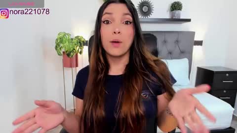 Snapshot of nora22xx chatting on 02-08-25, 07:27 Nora online show from 02-08-25, 07:27