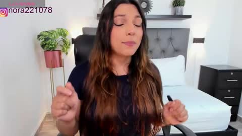 Snapshot of nora22xx chatting on 02-18-25, 05:31 Nora online show from 02-18-25, 05:31