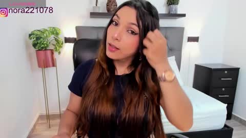 Snapshot of nora22xx chatting on 02-18-25, 08:38 Nora online show from 02-18-25, 08:38