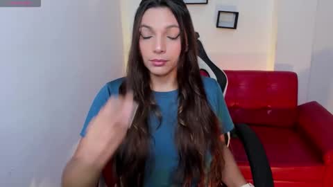 Snapshot of nora22xx chatting on 10-13-25, 03:50 Nora online show from 10-13-25, 03:50