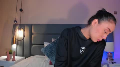 Nora Da Silva online show from 10-16-25, 12:33