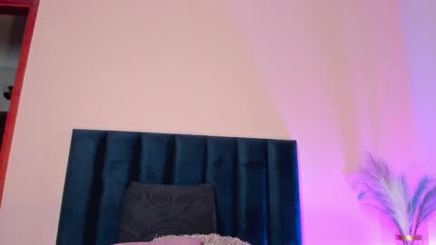 Nora Da Silva online show from 10-22-25, 12:33