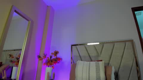 Nora Da Silva online show from 10-23-25, 12:10