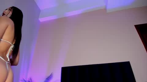 Nora Da Silva online show from 11-13-25, 01:37