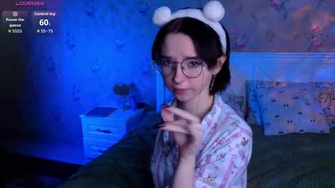 Snapshot of nora_failure chatting on 12-04-25, 11:30 Nora Failure online show from 12-04-25, 11:30