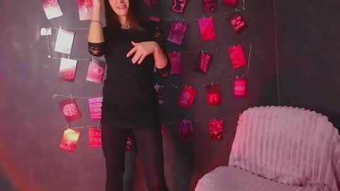 Nora online show from 12-22-25, 12:29