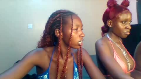Snapshot of norababy20 chatting on 06-12-26, 04:39 Norababy20 online show from 06-12-26, 04:39