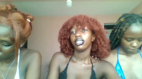 Snapshot of norababy20 chatting on 07-08-26, 04:17 Norababy20 online show from 07-08-26, 04:17