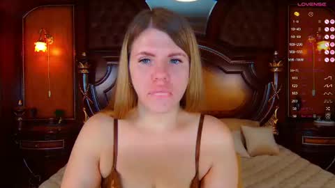 Snapshot of norabigas chatting on 06-11-26, 11:47 Nora online show from 06-11-26, 11:47