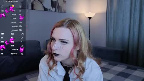 Elina online show from 10-31-25, 09:54