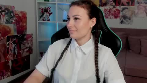 NoraFoxes online show from 01-19-26, 05:33