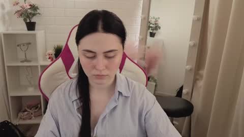 Nora online show from 04-13-26, 05:24