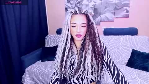 Snapshot of norasun chatting on 12-19-25, 04:58 NoraSun online show from 12-19-25, 04:58