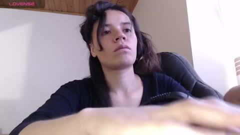 Snapshot of noreen_ chatting on 12-01-25, 06:35 noreen_ online show from 12-01-25, 06:35