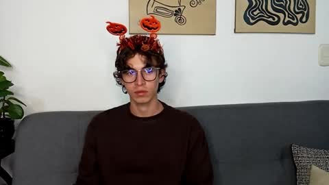 Snapshot of norehg__ chatting on 10-17-25, 11:51 Norehg online show from 10-17-25, 11:51