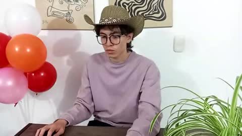 Snapshot of norehg__ chatting on 11-04-25, 12:54 Norehg online show from 11-04-25, 12:54