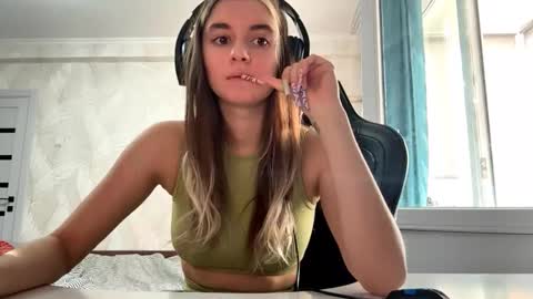 Snapshot of norinefrymyer chatting on 02-28-26, 06:03 Elena online show from 02-28-26, 06:03