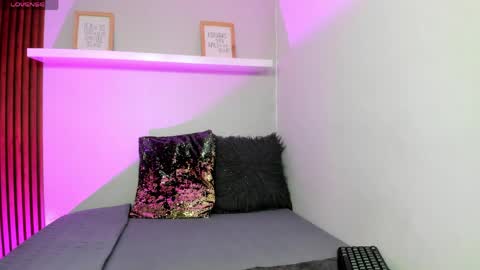 Snapshot of norki_ chatting on 04-30-26, 12:11 Norki online show from 04-30-26, 12:11