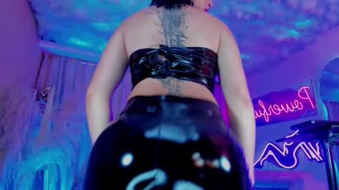 Snapshot of norland23 chatting on 12-14-25, 05:18 norland23 online show from 12-14-25, 05:18