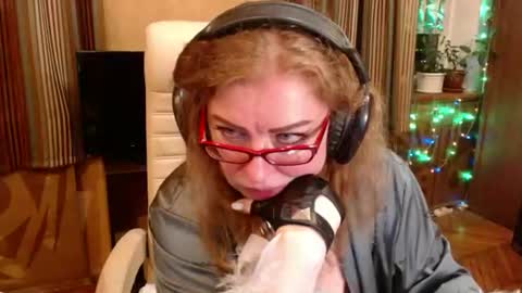 miss Tress online show from 07-04-26, 09:32