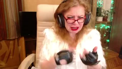 miss Tress online show from 07-08-26, 09:30
