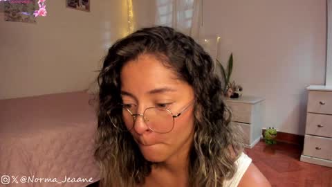 Snapshot of norma_jeaane chatting on 01-21-25, 08:32 Norma Jeaane online show from 01-21-25, 08:32