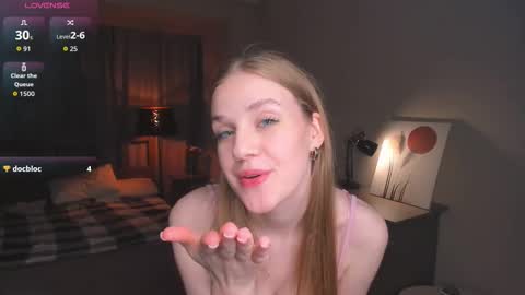 Snapshot of normaemans chatting on 09-27-25, 08:36 Beatrice online show from 09-27-25, 08:36