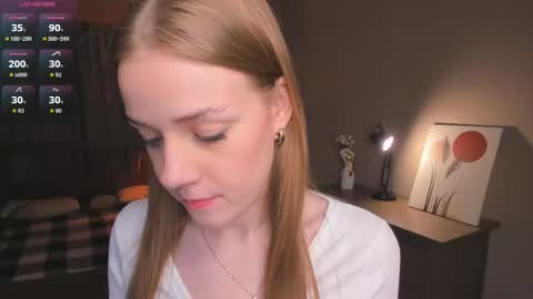 Snapshot of normaemans chatting on 10-17-25, 07:16 Beatrice online show from 10-17-25, 07:16