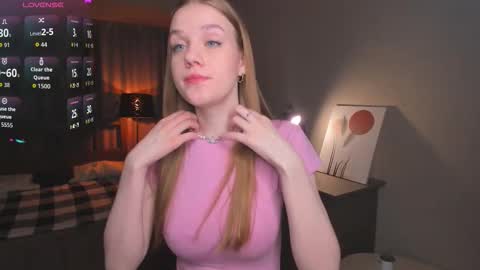 Snapshot of normaemans chatting on 10-21-25, 08:20 Beatrice online show from 10-21-25, 08:20