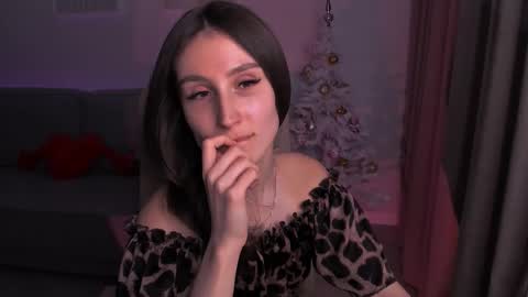 Hazel online show from 01-15-25, 01:02