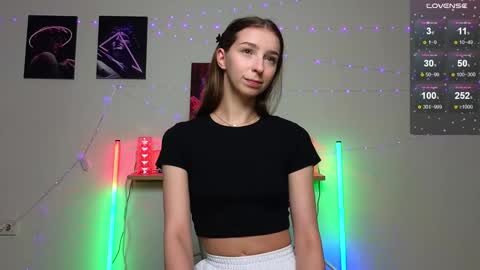 Hello My name is Helene NTMU  Finger up if u like what u see online show from 12-13-24, 02:16