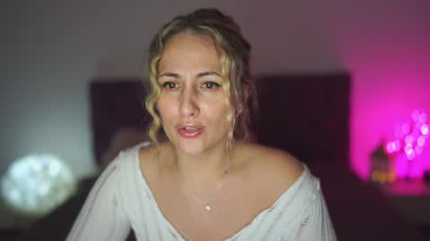 Tina online show from 01-01-25, 11:51