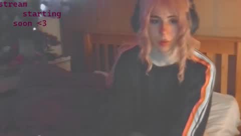 Snapshot of notyourfemboi chatting on 10-10-25, 01:04 Lucy online show from 10-10-25, 01:04