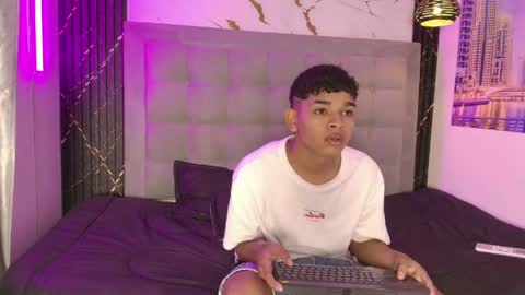 Snapshot of nova_mitchell chatting on 05-10-26, 12:21 NOVA online show from 05-10-26, 12:21