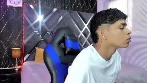 Snapshot of nova_mitchell chatting on 06-12-26, 12:26 NOVA online show from 06-12-26, 12:26