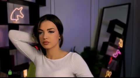 Snapshot of nova_rune chatting on 10-08-25, 07:00 Nova online show from 10-08-25, 07:00