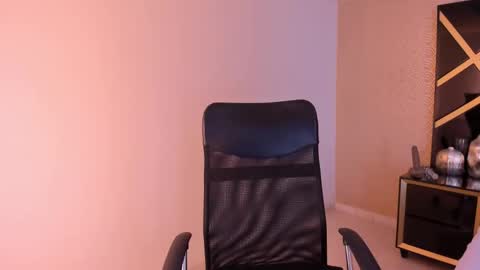 Snapshot of novabeaumont chatting on 11-20-25, 09:36 novabeaumont online show from 11-20-25, 09:36