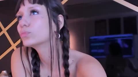 Snapshot of novabeaumont chatting on 11-23-25, 06:30 novabeaumont online show from 11-23-25, 06:30