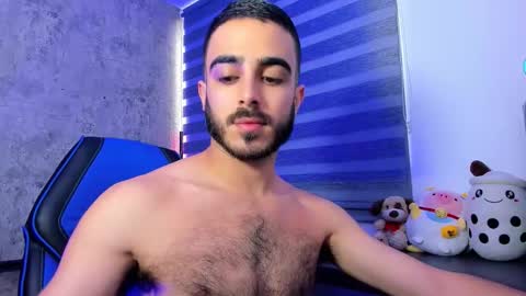 Snapshot of novacry chatting on 10-06-25, 11:51 Nova online show from 10-06-25, 11:51