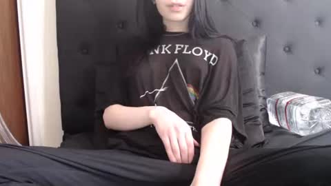 Olivia online show from 12-02-25, 06:14