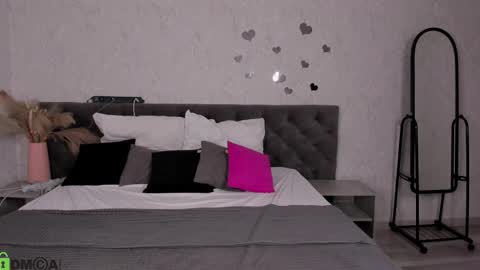 Sonya online show from 11-23-25, 01:16