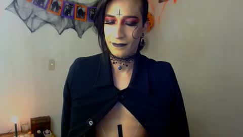 Snapshot of novanyx11 chatting on 10-17-25, 10:01 Nova... online show from 10-17-25, 10:01
